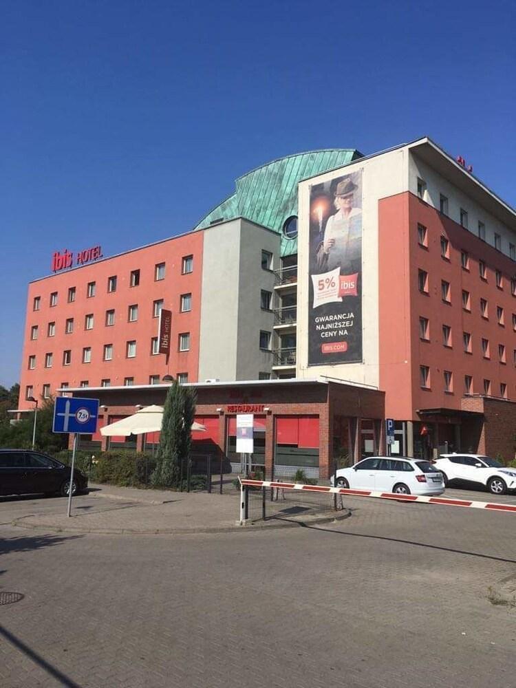 Ibis Katowice - Zabrze Hotel Bagian luar foto