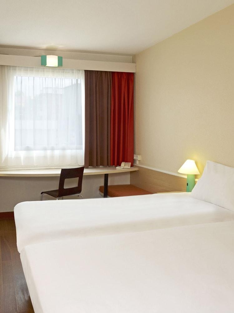 Ibis Katowice - Zabrze Hotel Bagian luar foto