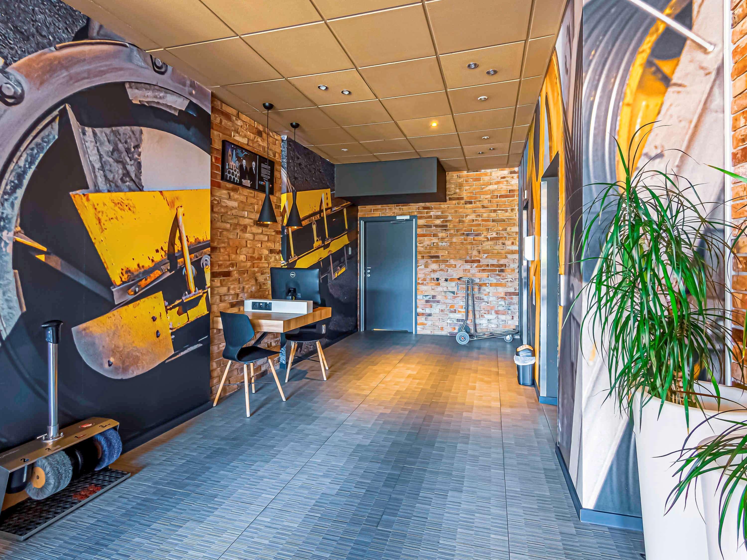 Ibis Katowice - Zabrze Hotel Bagian luar foto