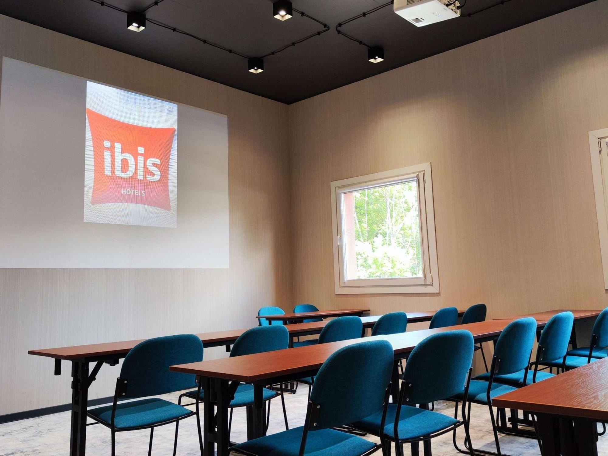 Ibis Katowice - Zabrze Hotel Bagian luar foto