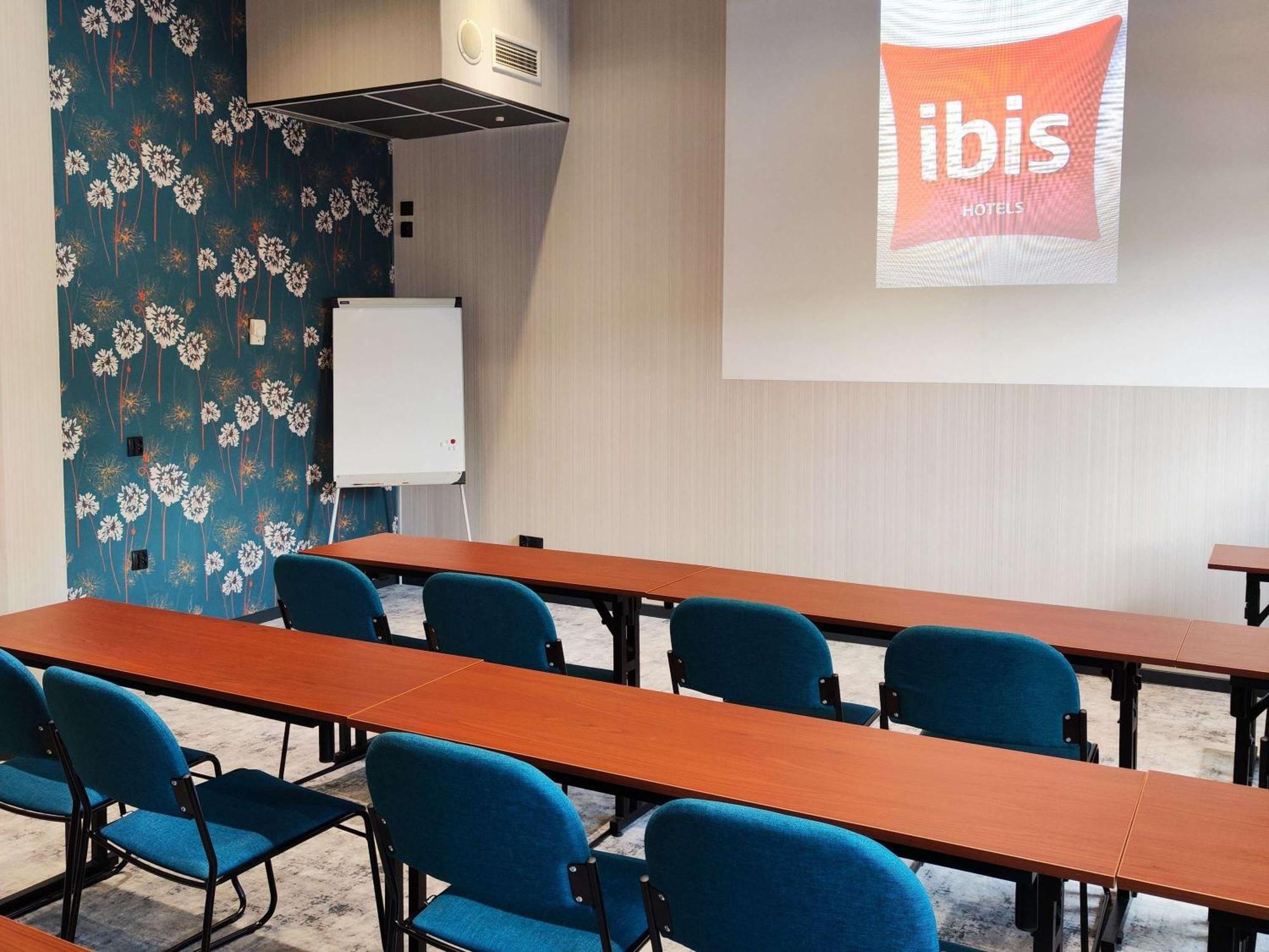 Ibis Katowice - Zabrze Hotel Bagian luar foto