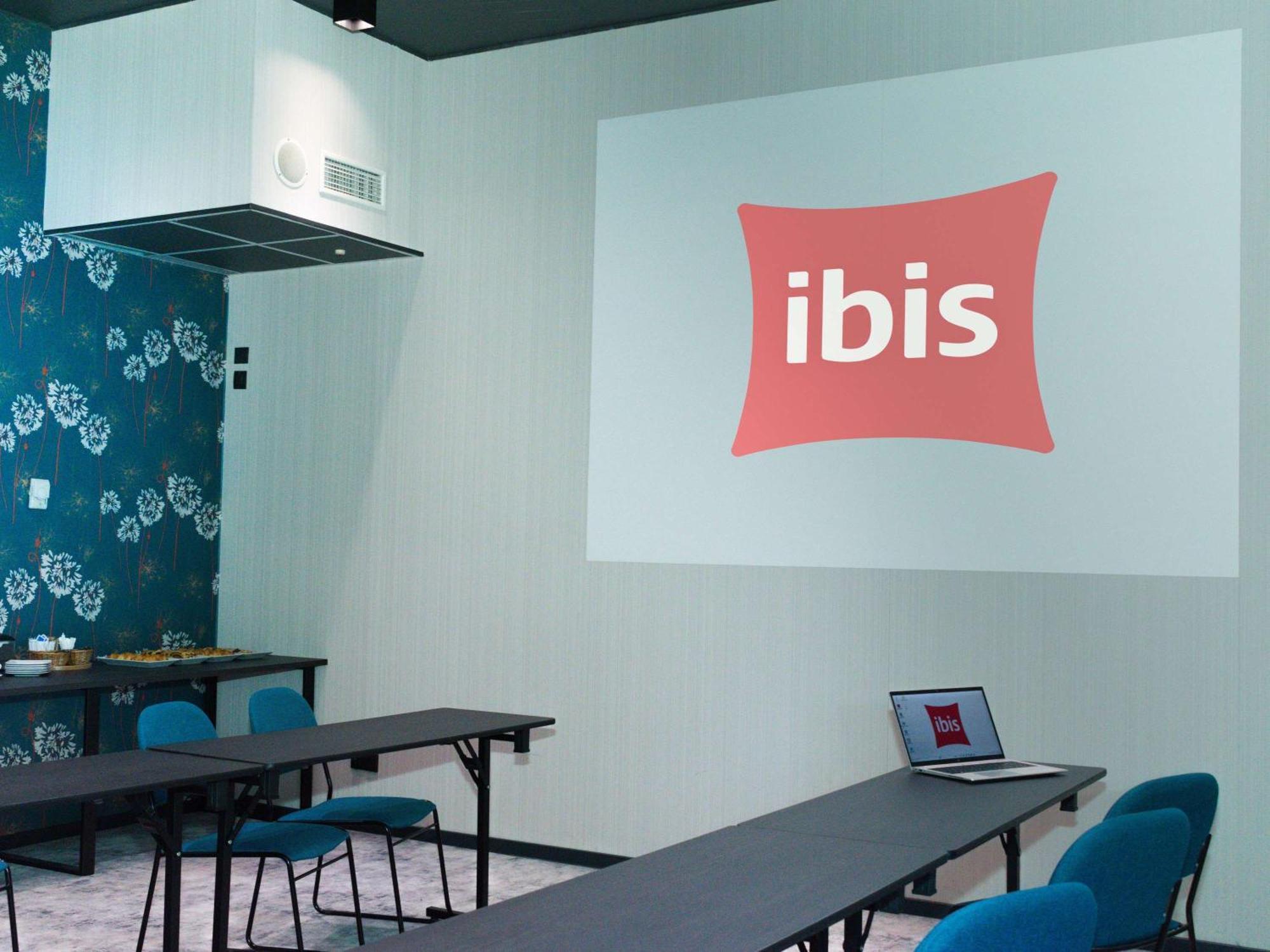 Ibis Katowice - Zabrze Hotel Bagian luar foto